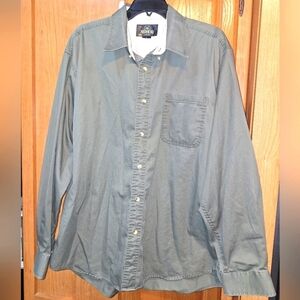 A RedHead men's long sleeve button-down shirt in a size large.